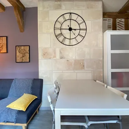 Apartment Typical In The Heart Of The With Wifi *